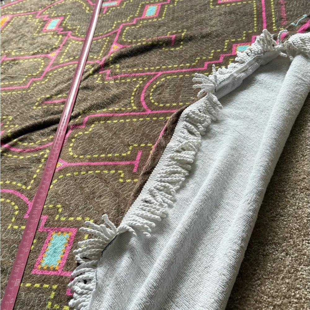 Round shipibo ayahuasca icaro Brown and Pink Patterned Rug